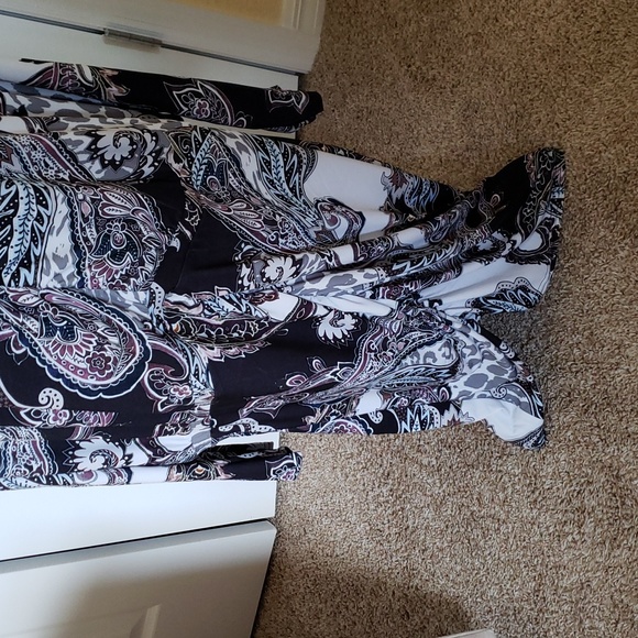 NEW Venus Paisley Dress - Picture 3 of 6